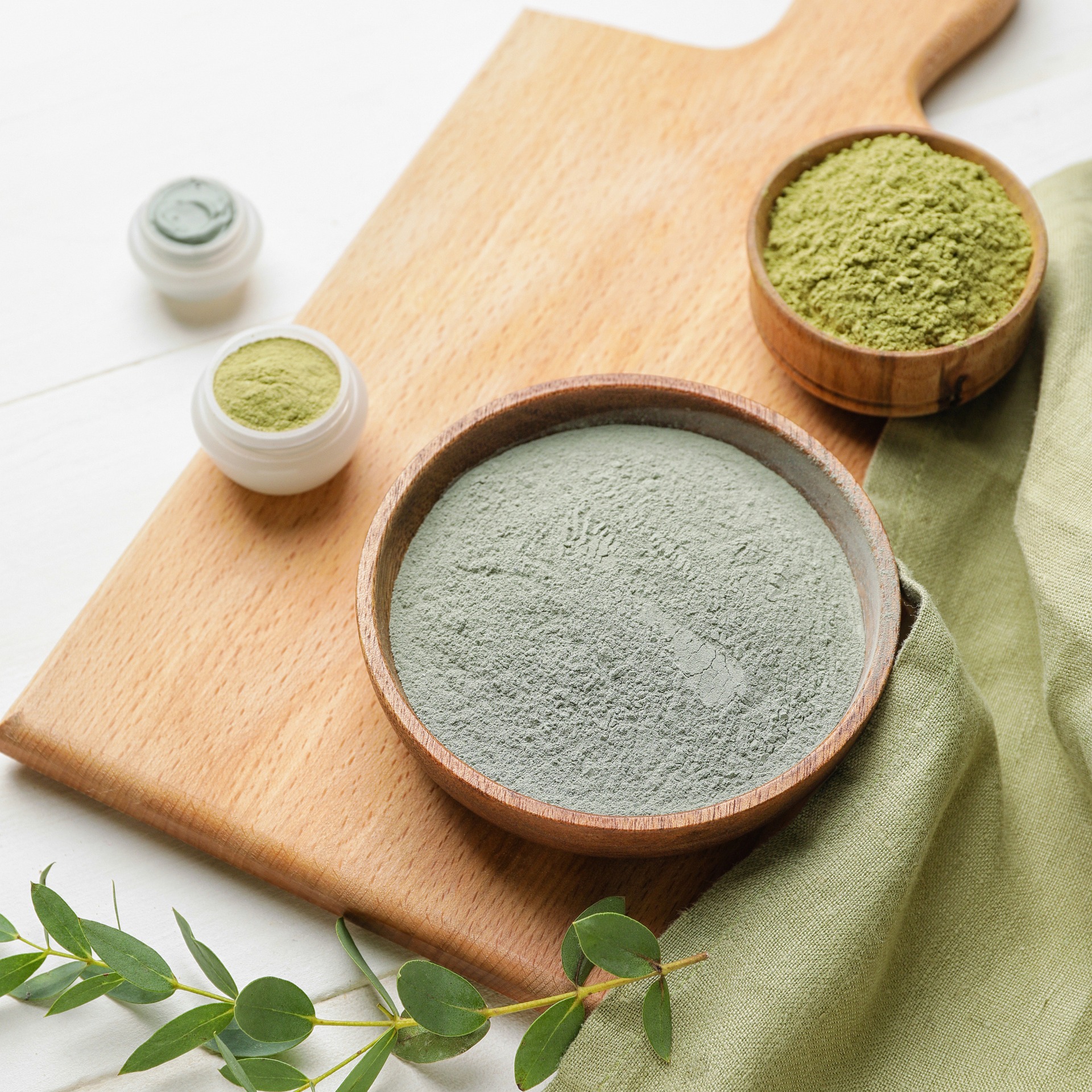 COMPACT SKIN CARE COURSE FOR BEGINNERS